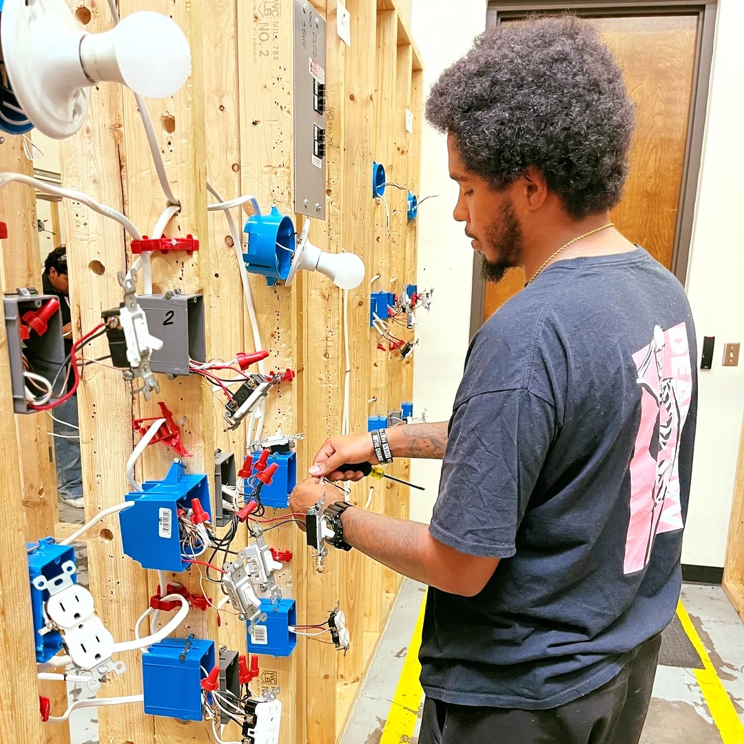 Electrician training at National Technical Institute